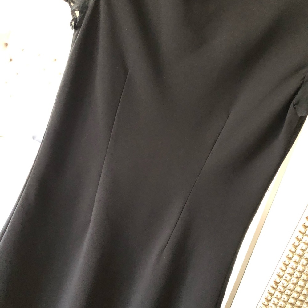 Black dress - Picture 7 of 7